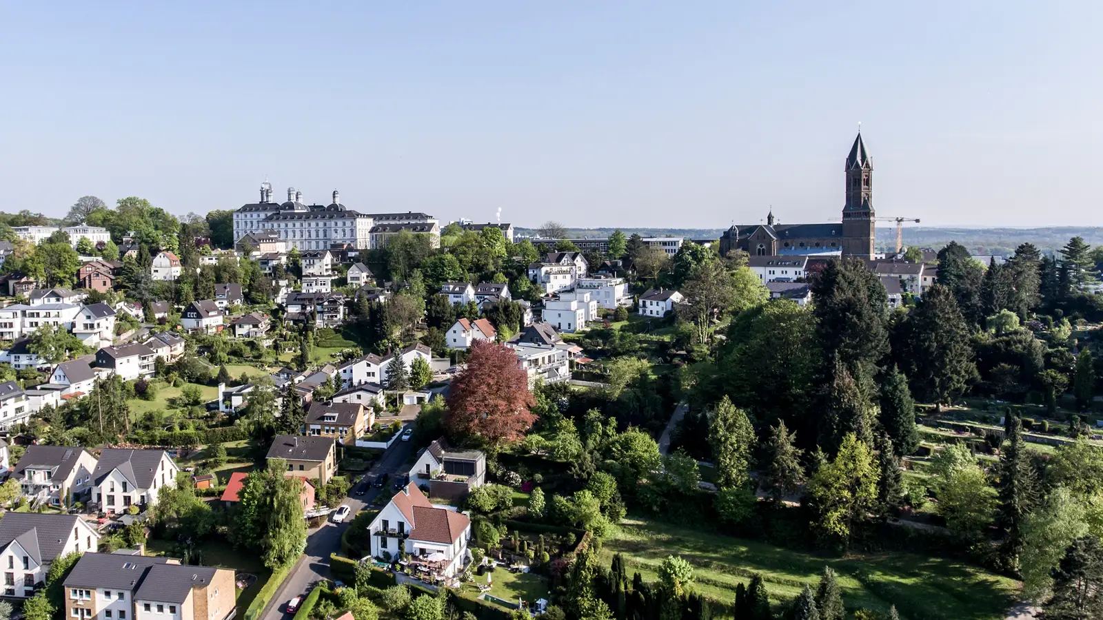 Luftaufnahme von Bergisch Gladbach mit Bensberg – Einzugsgebiet von TITAN Immobilienservice